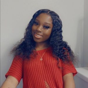 Meet your Posher, Danielle